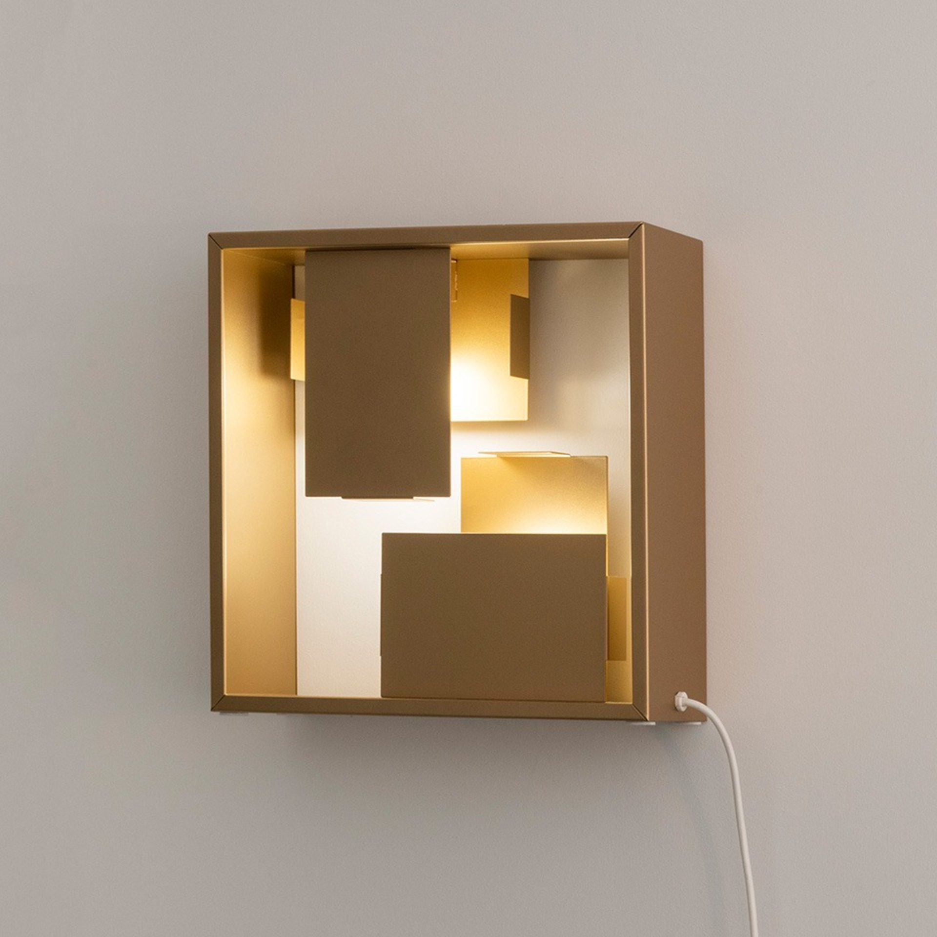 Levně Artemide nástěnné/stolní svítidlo Fato gold 2x4 W E14 220-240 V design Gio Ponti