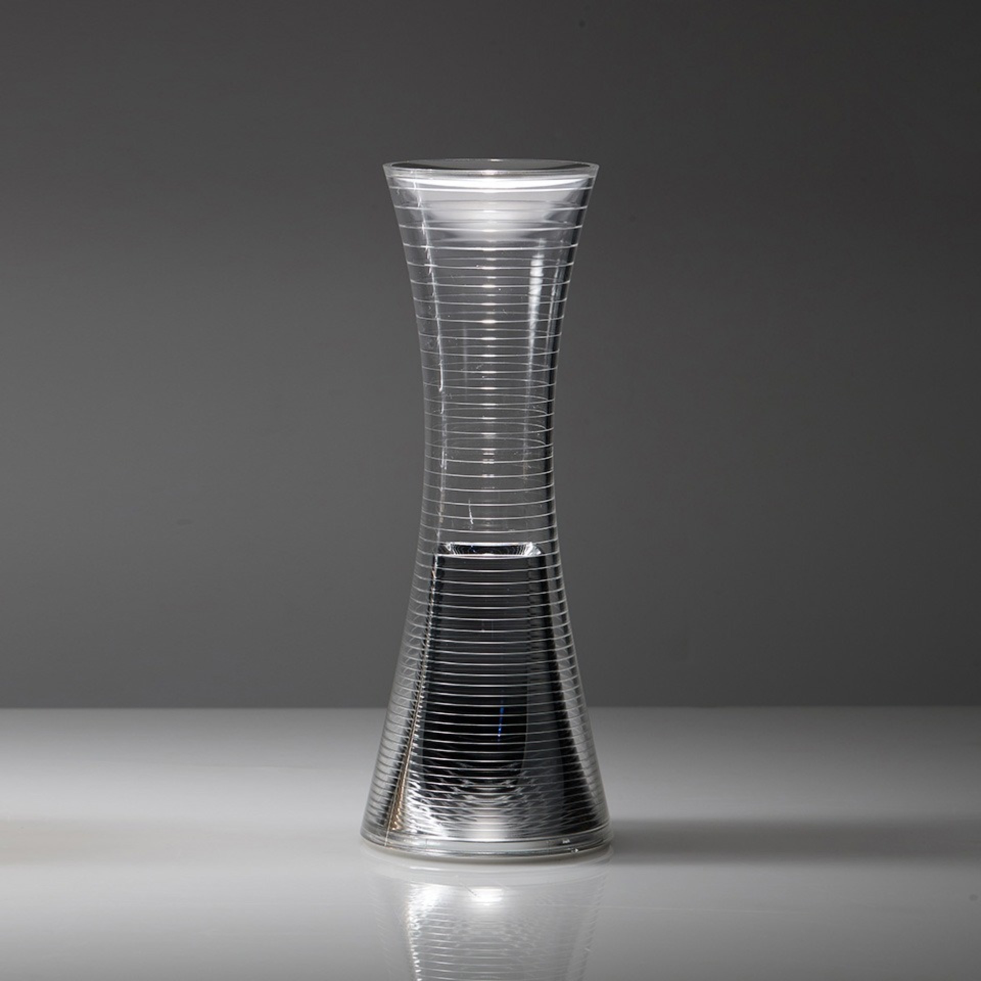 Levně Artemide stolní LED svítidlo Come Together 2,4 W 2700K Design Collection nabíjecí hliník