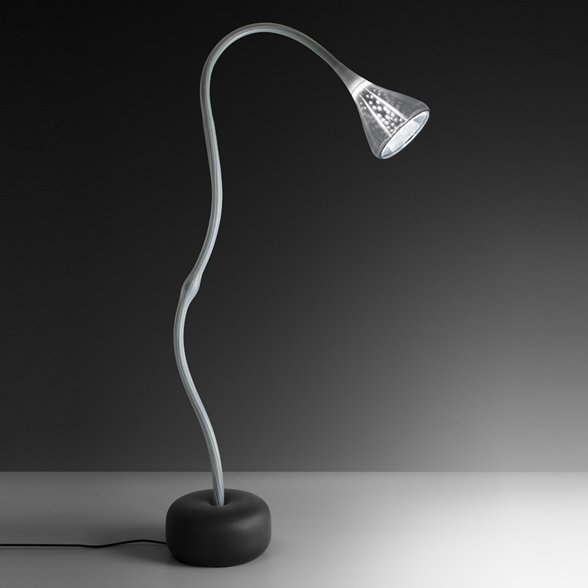 Levně Artemide stojací LED lampa Pipe Floor 27 W 2700K stmívatelná