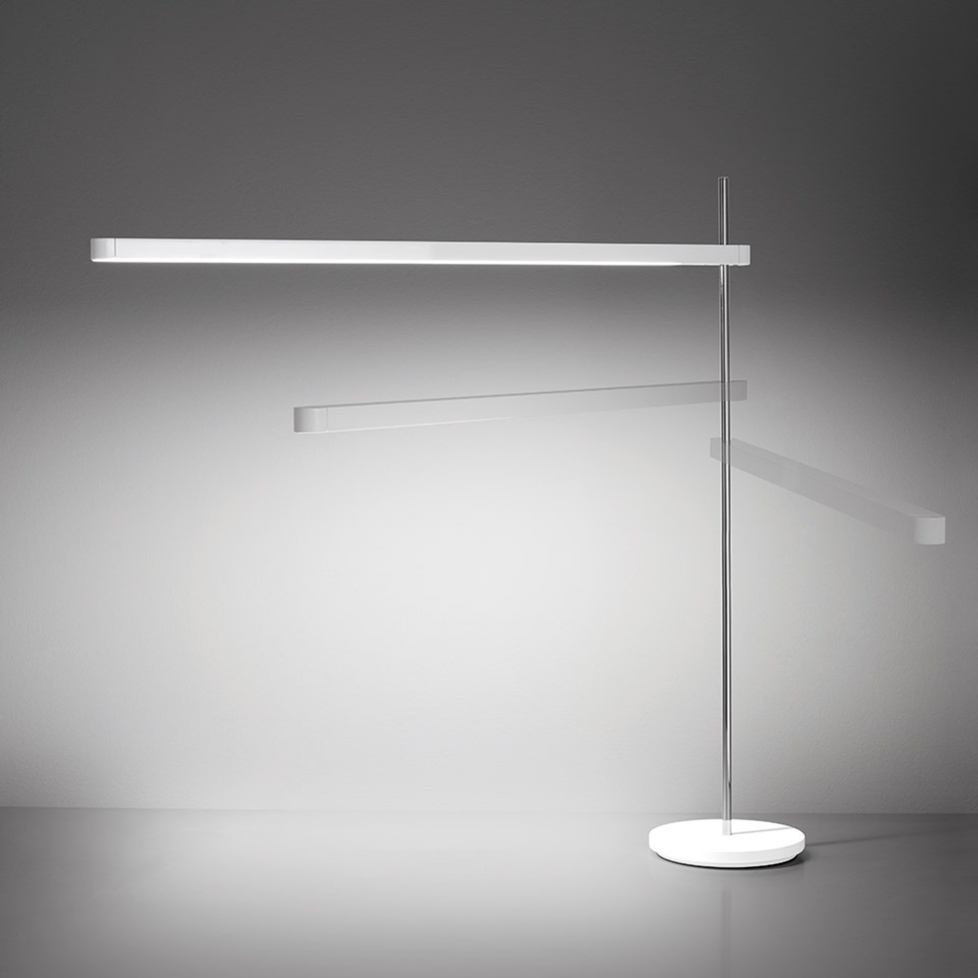 Levně Artemide stolní LED lampa Talak Professional 12 W 3000K stmívatelná