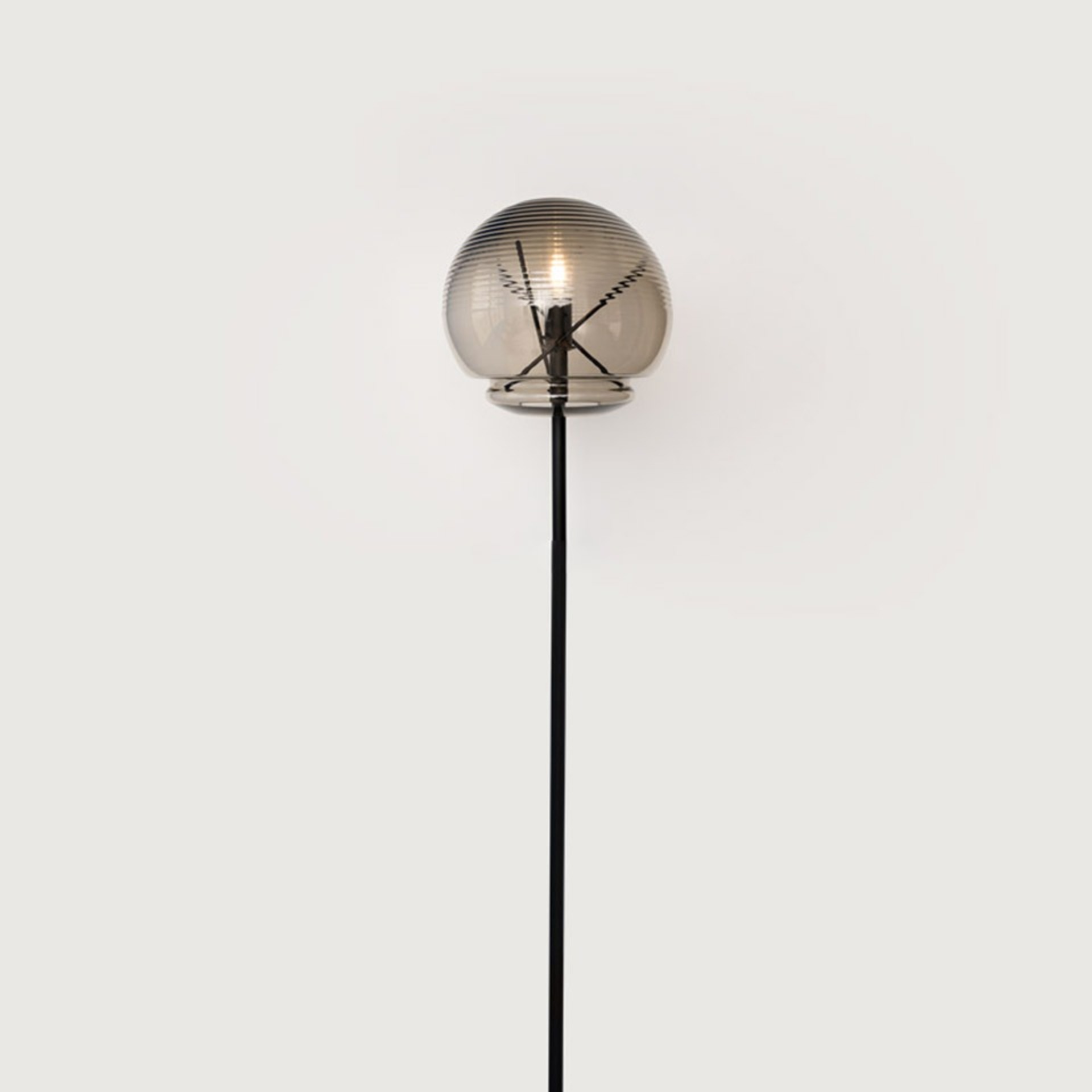Levně Artemide stojací lampa Vitruvio Design Collection E27 max 21 W černá