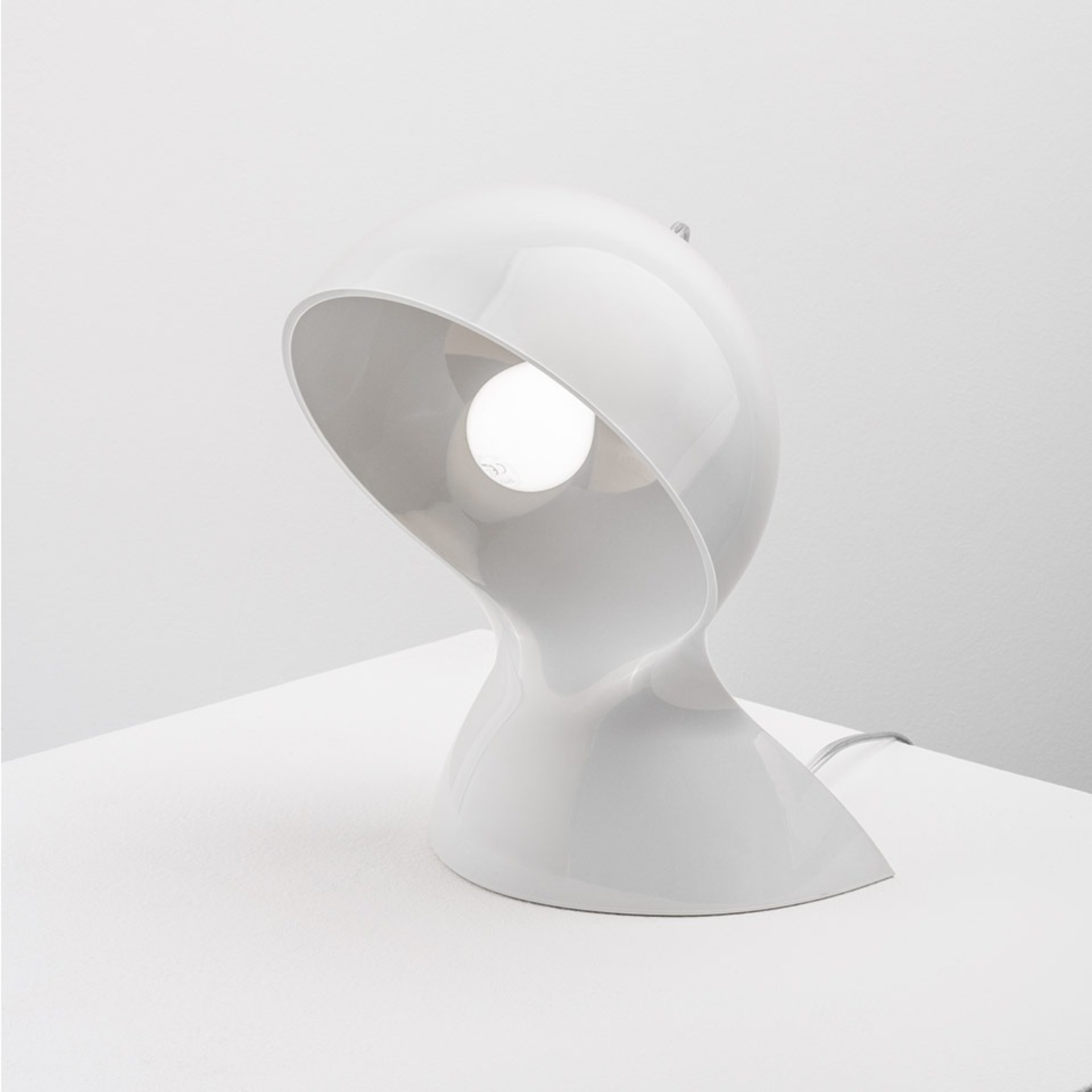 Levně Artemide stolní lampa Dalù Design Collection E14 max 6 W bílá