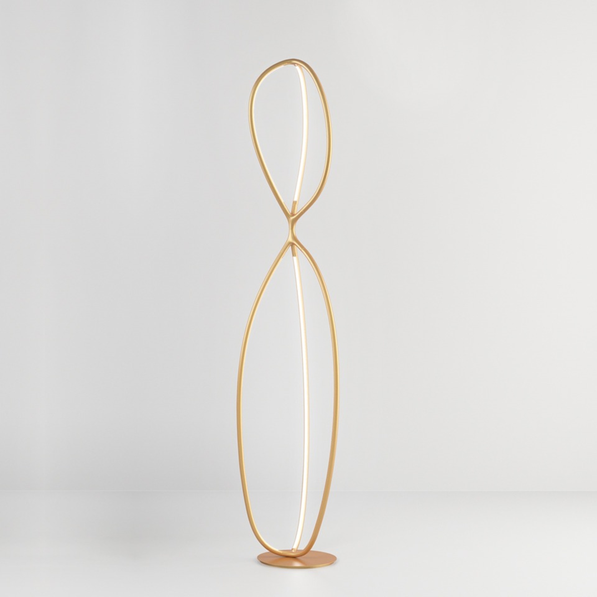Levně Artemide stojací lampa Arrival 77 W 3000K stmívatelná APP Design Collection zlatá