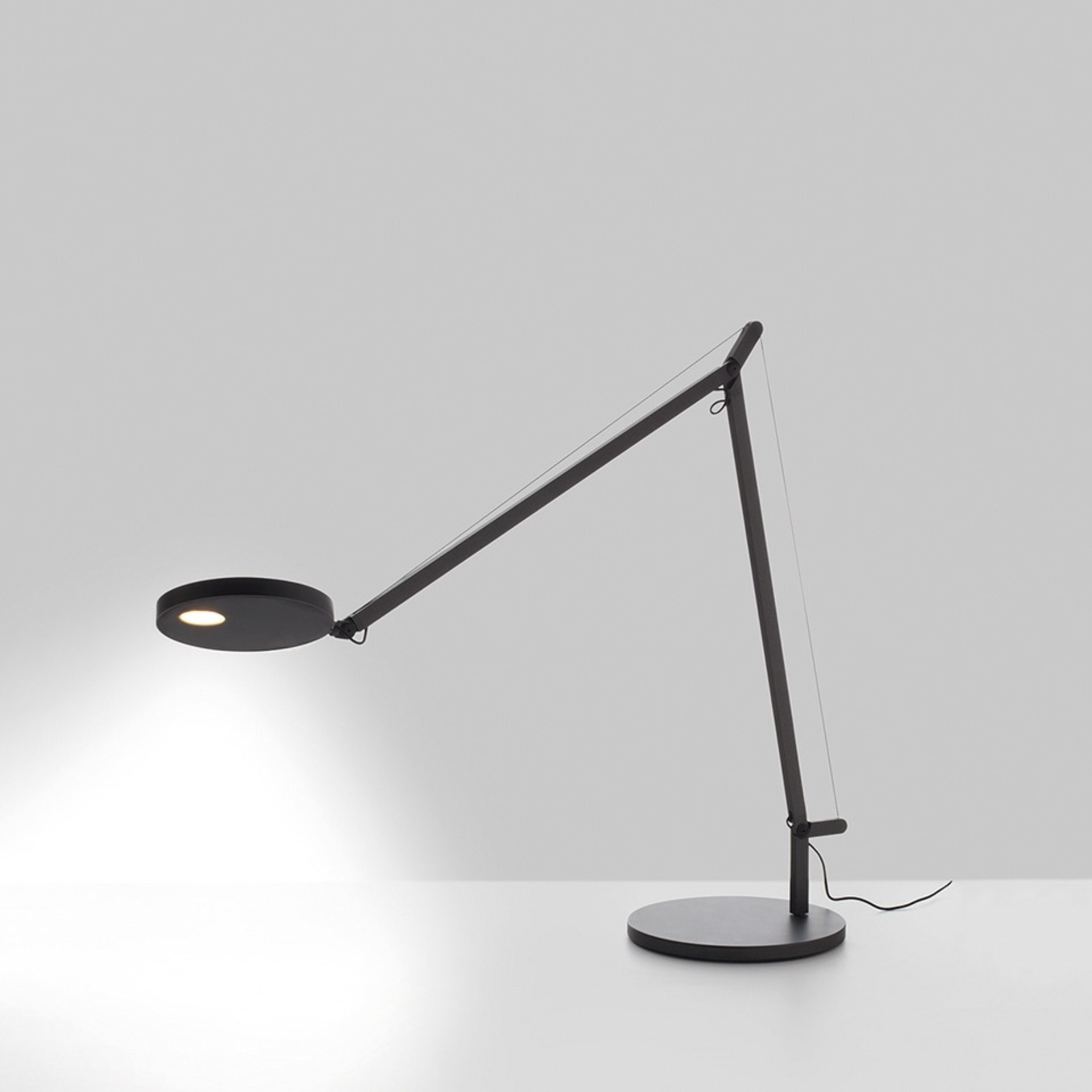 Levně Artemide stolní/nástěnná/stojací LED lampa Demetra 8 W 3000K stmívatelná s čidlem antracit bez podstavce