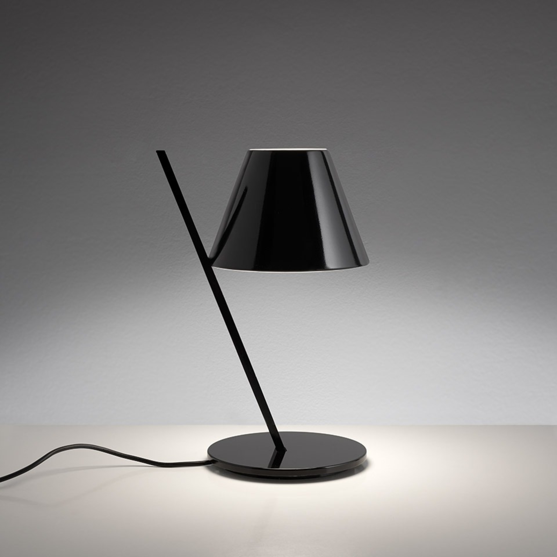 Levně Artemide stolní lampa La Petite Design Collection E14 černá