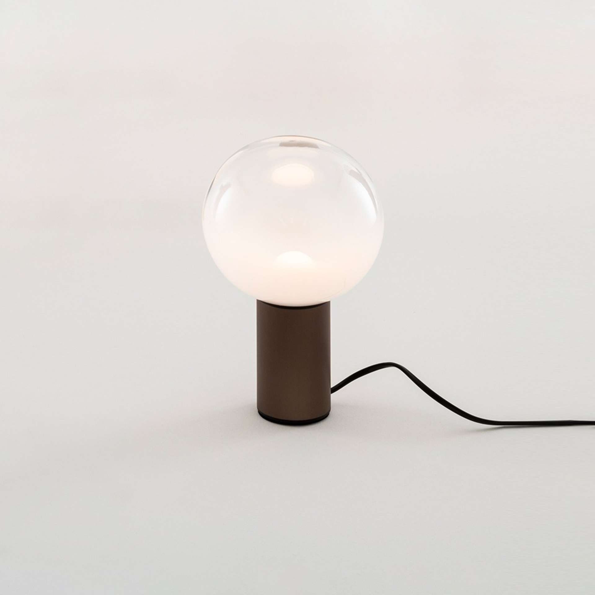 Levně Artemide stolní lampa Laguna 16 E14 8W Design Collection matný bronz