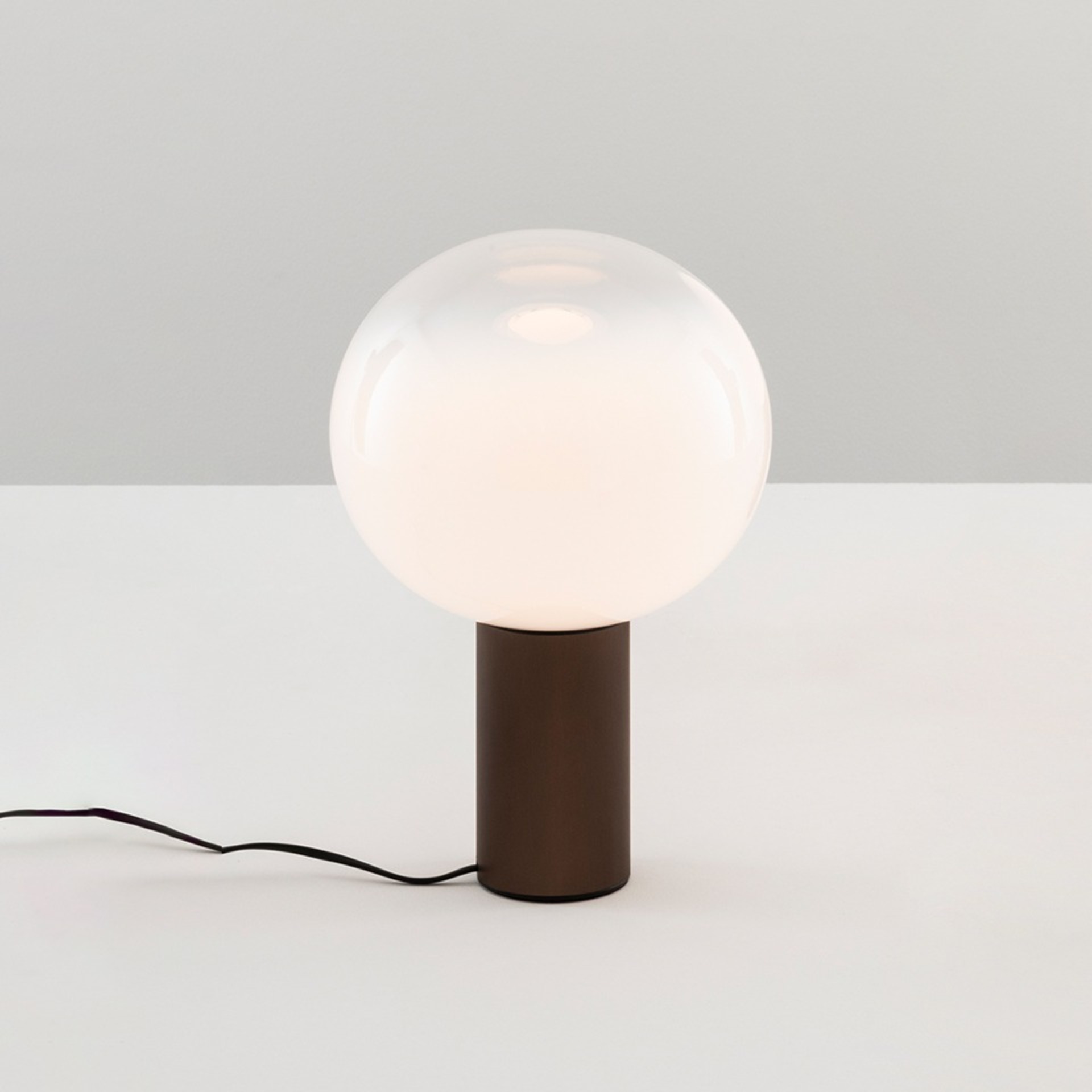 Levně Artemide stolní lampa Laguna 26 E27 20W stmívatelná matný bronz