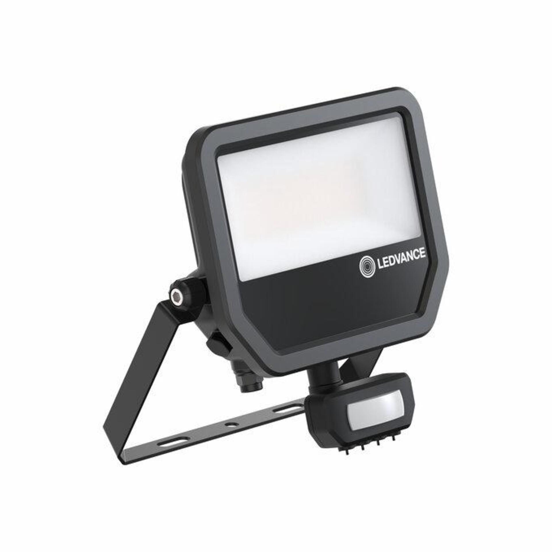 Levně LEDVANCE LED reflektor FL 50 SN P 41W 6KLM 830 PS SY100 BK 4099854306860