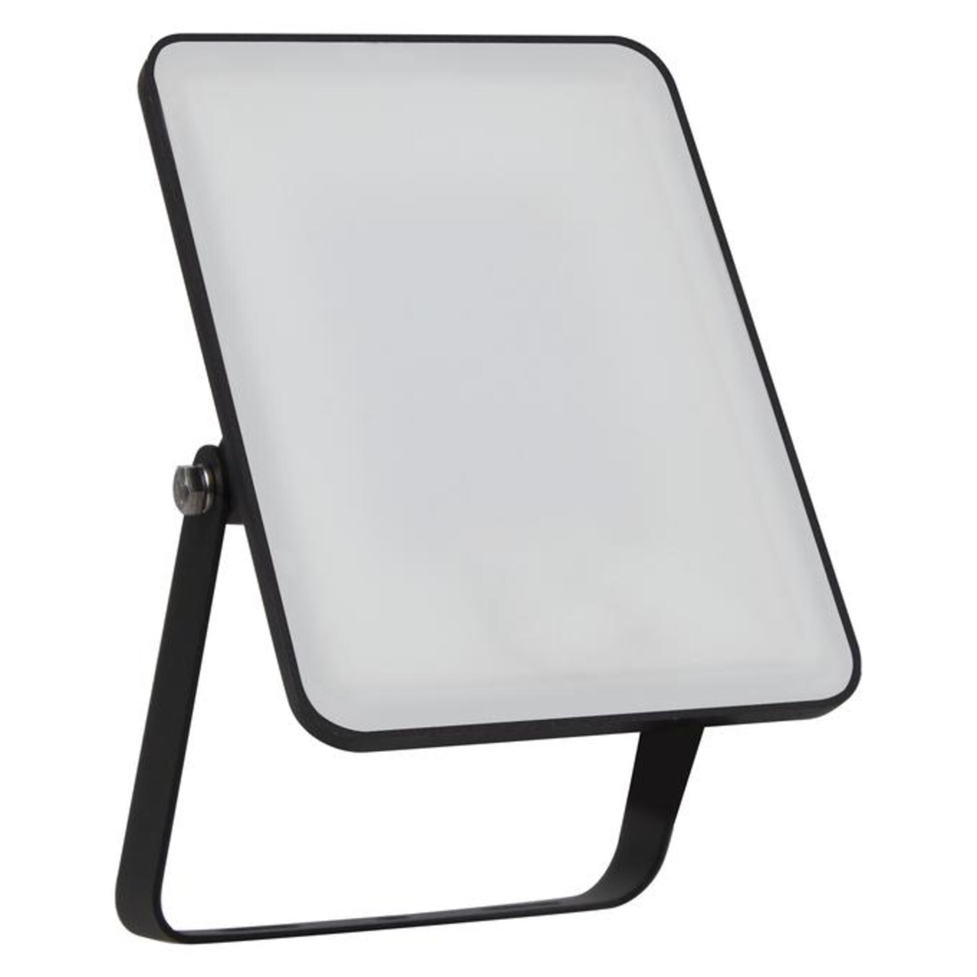 Levně LEDVANCE LED reflektor Floodlight Essential 20 W 3000 K 220-240 V IP65