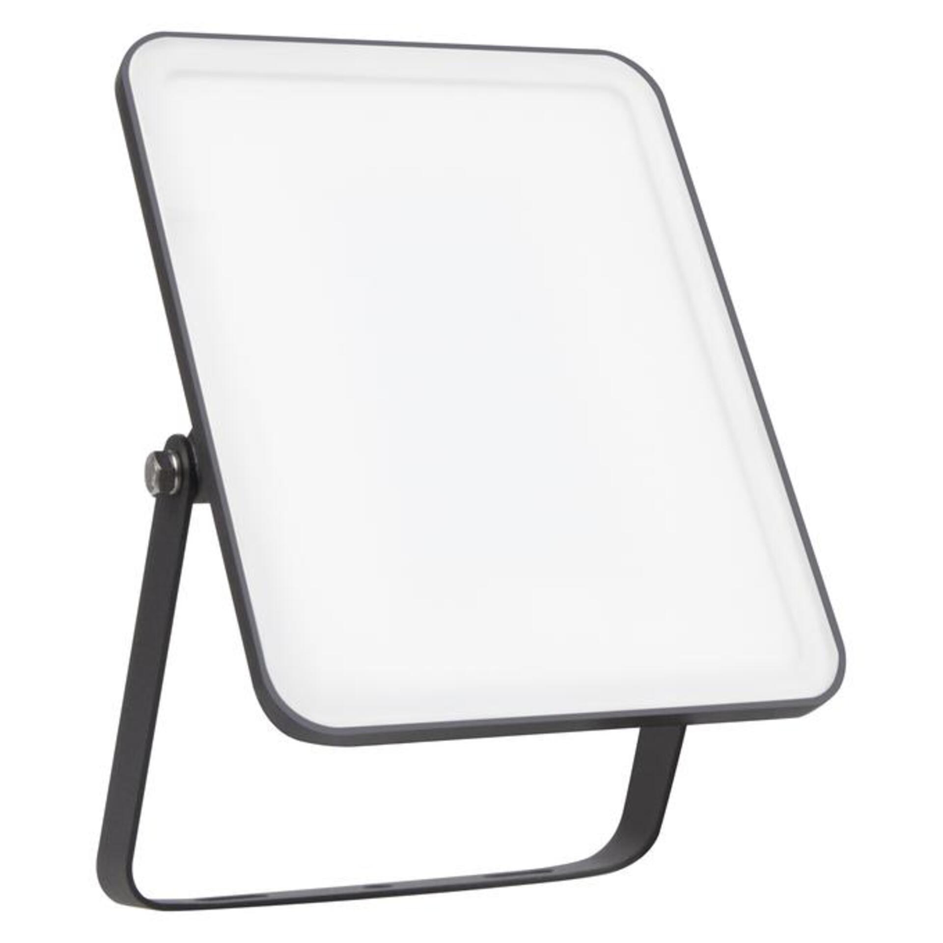 Levně LEDVANCE LED reflektor Floodlight Essential 30 W 4000K IP65