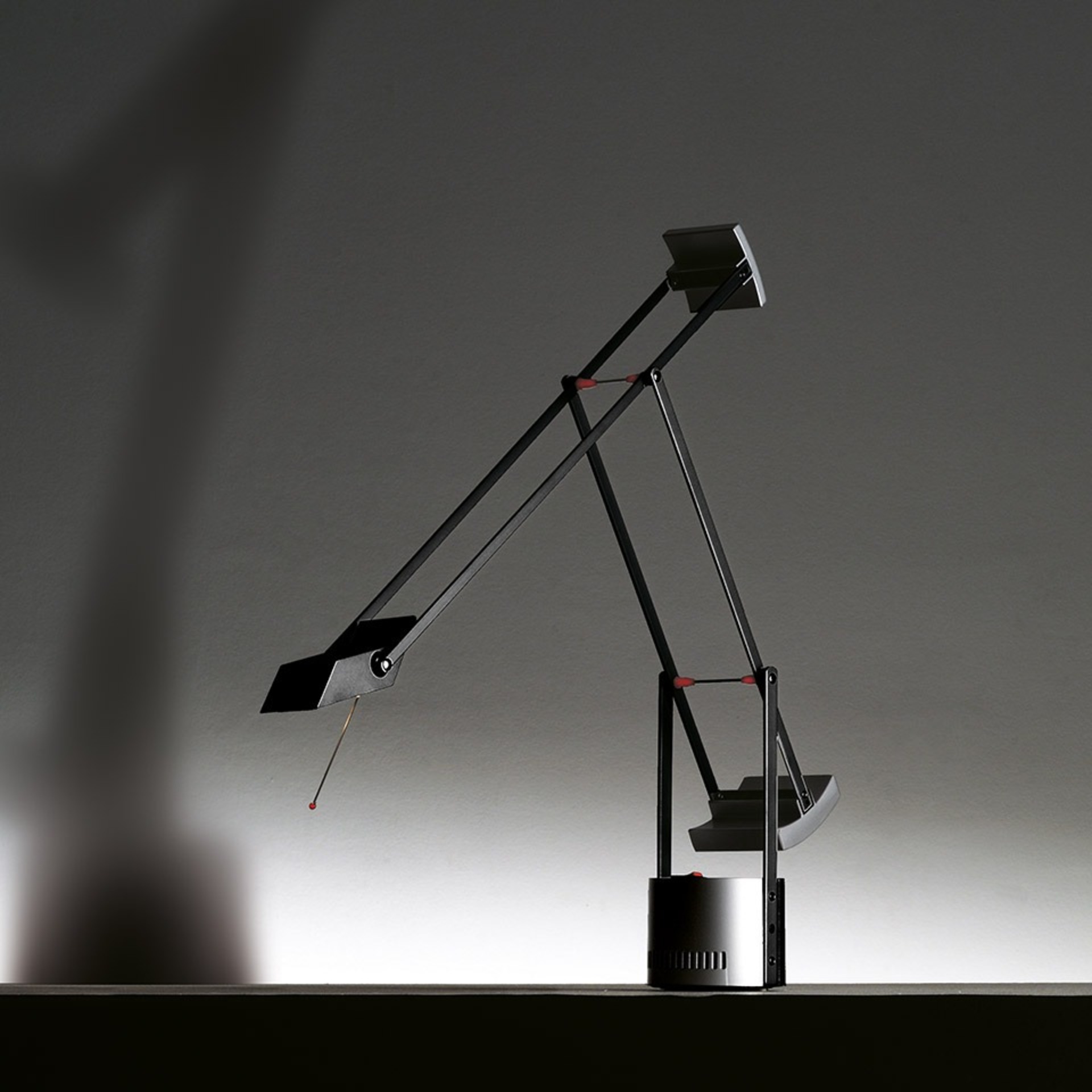 Levně Artemide stolní lampa Tizio Micro G4 2,7 W 220-240 V stmívatelná