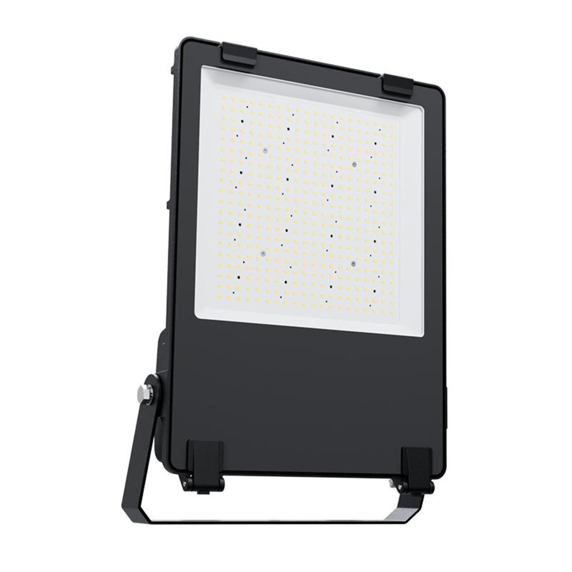 Levně ACA Lighting LED reflektor 200W 100-277V Ra70 31000lm 110° tvrzené sklo 5let záruka IP66 IK08 3000K VADER20030