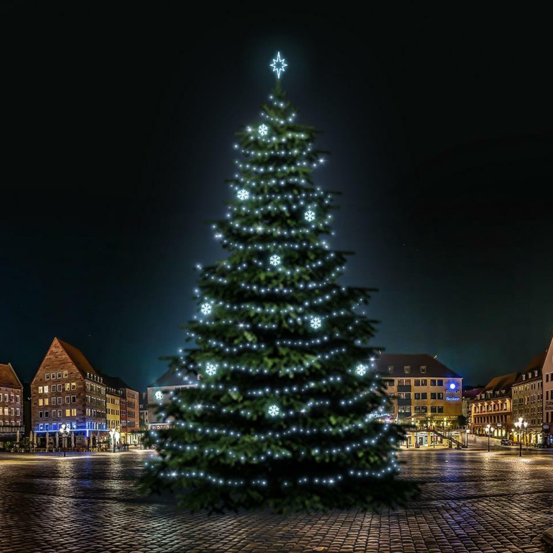 Levně DecoLED LED světelná sada na stromy vysoké 21-23m, ledová bílá s dekory EFD01