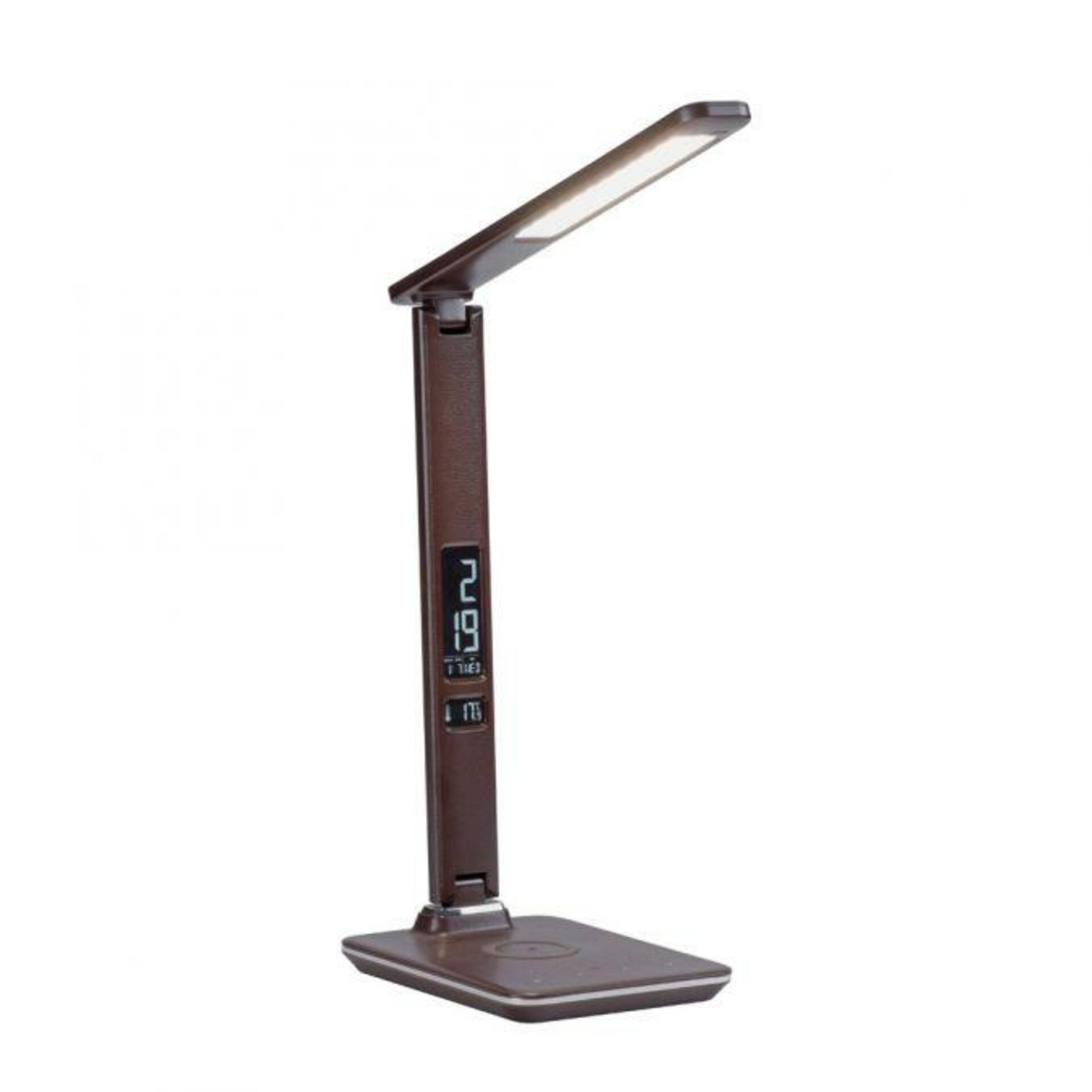PAUL NEUHAUS LED stolní lampa hnědá barva s funkcí stmívání, indukčním nabíjením mobilních telefonů a nastavitelnou barvou světla 2700-5000K