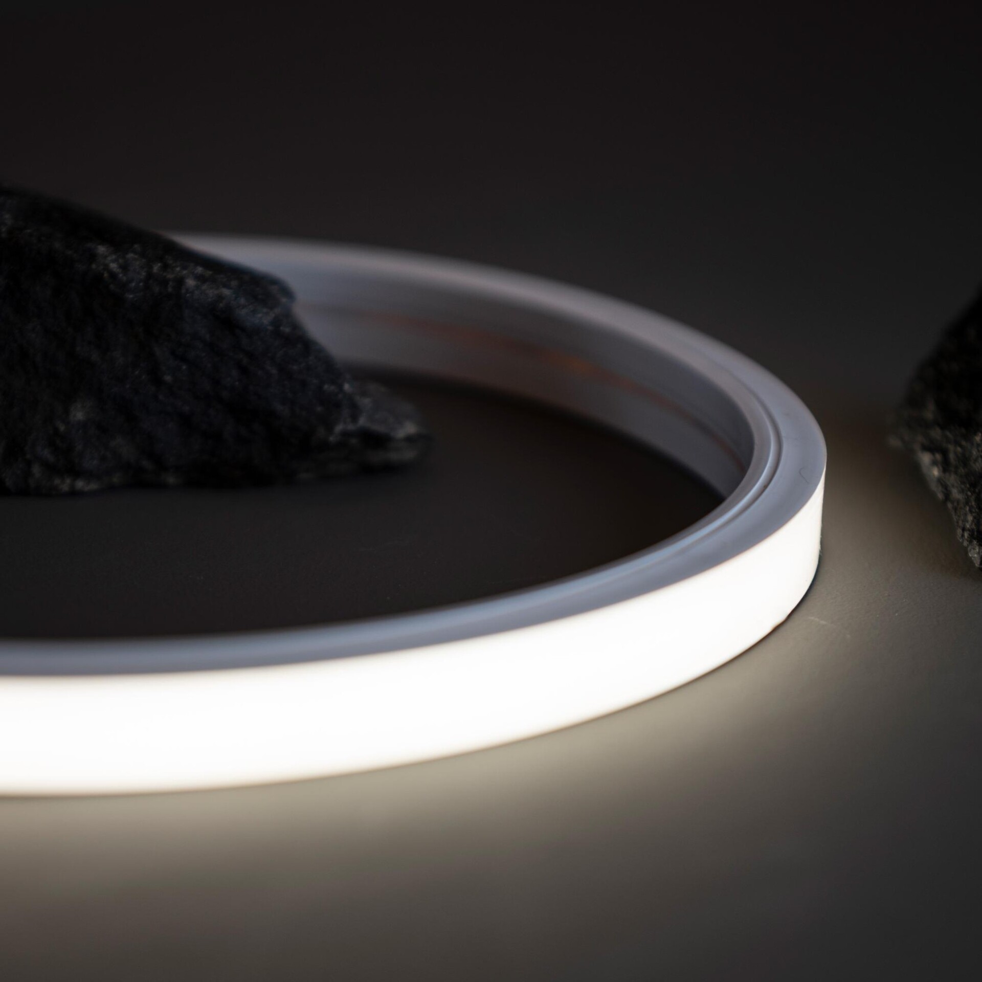 Levně SLC LED pásek Neon Flex 230V Top 1-50m 8W/m 415lm/m 2700K Ra80 stmívatelný IP65 1m