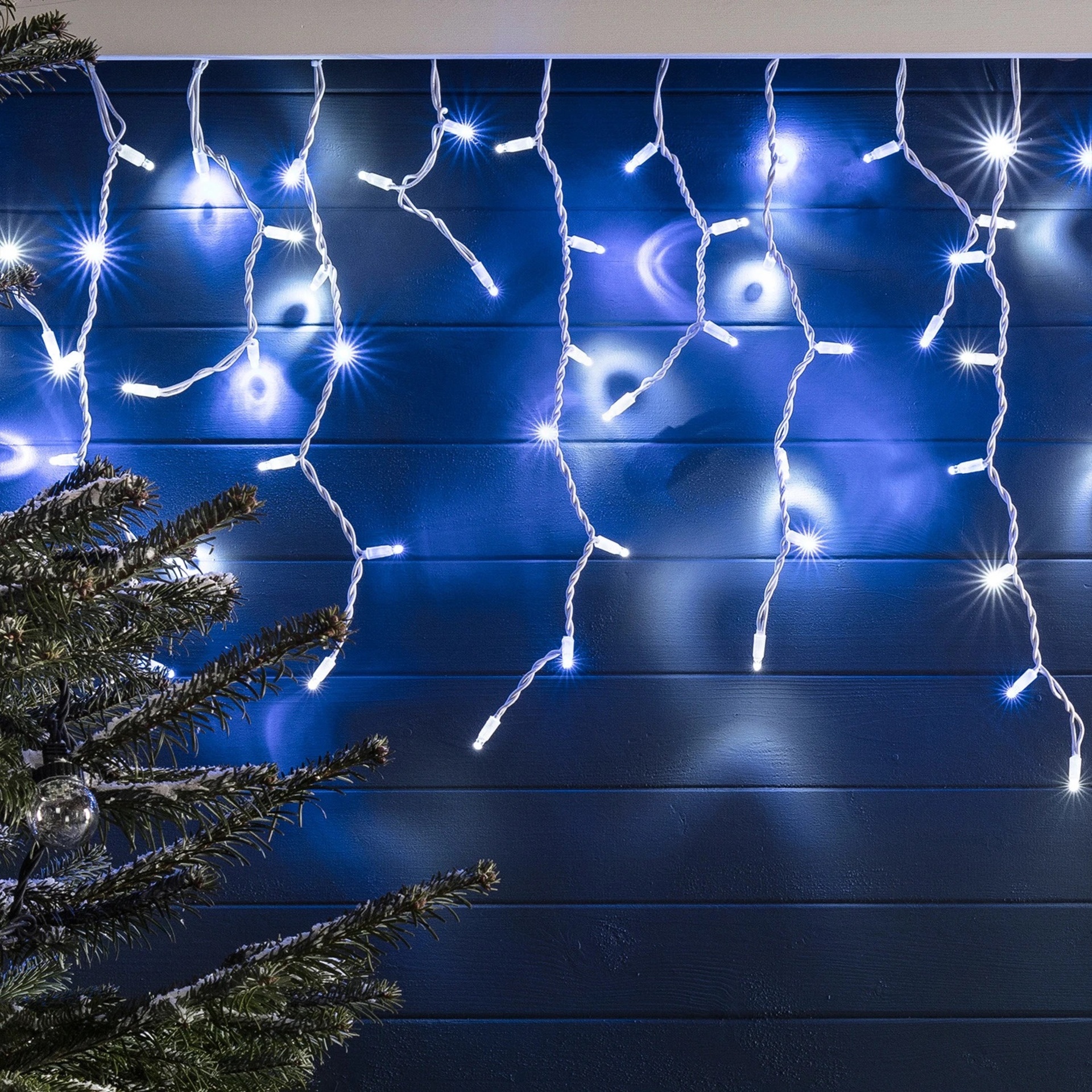 Levně S.O.S. dekorace LED interiérové světelné krápníky - 2,5x0,45m, studená bílá, 90 diod