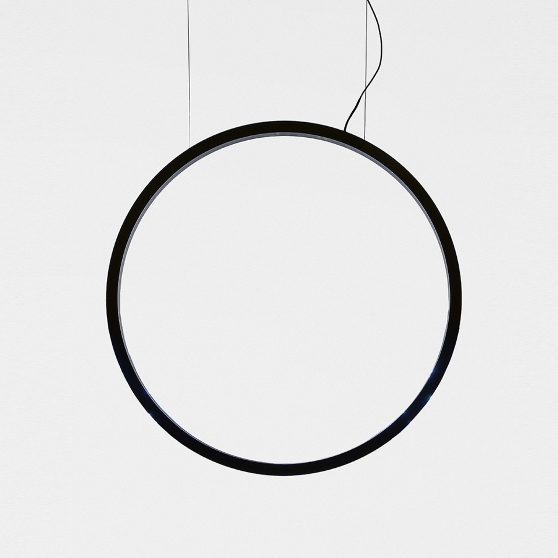 Levně Artemide závěsné svítidlo O Outdoor 43 W 3000K průměr 90 cm