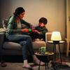 Hue White Ambiance Stolní lampa Philips Wellness BT 8719514341418 LED E27 1x6W 806lm 2200-6500K 230V, bílo-černá s dálkovým ovladačem a Bluetooth
