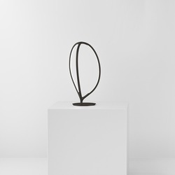 Artemide stolní lampa Arrival 17 W 3000K stmívatelná matná černá