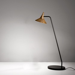 Artemide stolní LED lampa Unterlinden 9 W 3000K stmívatelná mosaz