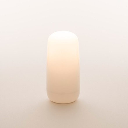 Artemide stolní svítidlo Gople Portable 2,4 W 2700K stmívatelné USB-C