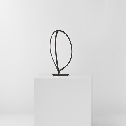Artemide stolní lampa Arrival 17 W 3000K stmívatelná matná černá