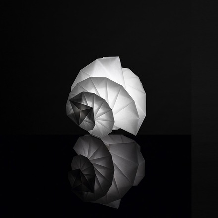 Artemide stolní LED lampa Mendori 8 W 3000K Design Collection