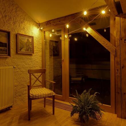 DecoLED Party osvětlení 5 m, 10 teple bílých LED, průhledné baňky, bílý kabel
