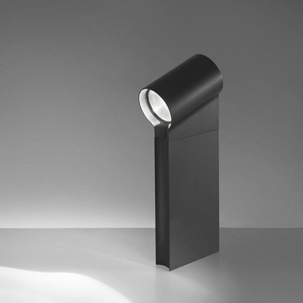 Artemide venkovní svítidlo Oblique Bollard 75 23 W 3000K