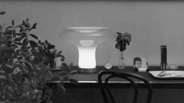 Artemide stolní lampa Lesbo E27 stmívatelná
