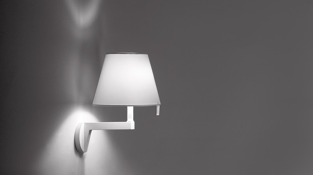 Artemide nástěnné svítidlo Melampo 5 W E14 šedé se spínačem