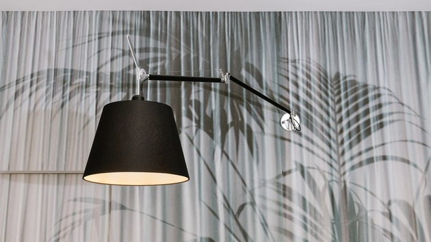 Artemide stolní/stojací/nástěnné LED svítidlo Tolomeo Mega 31 W 3000K stmívatelné tělo hliník bez stínítka a základny