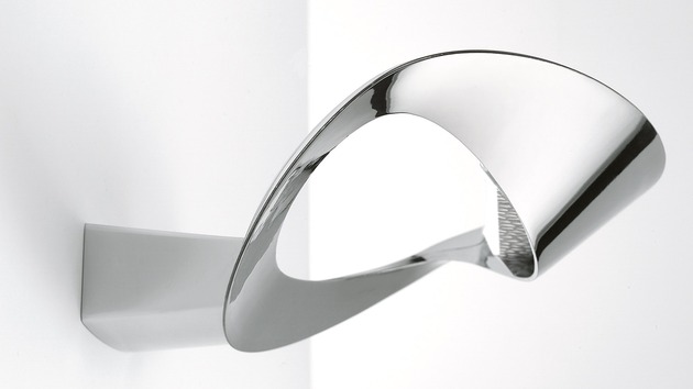 Artemide nástěnné svítidlo Mesmeri LED 28 W 220-240 V 2700K stmívatelné chrom