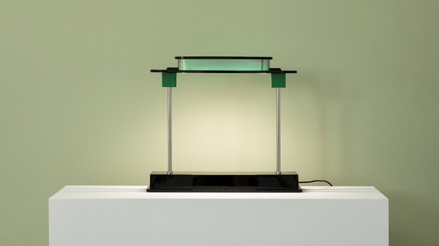Artemide stolní LED lampa Pausania 14 W stmívatelná