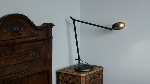 Artemide stolní/nástěnná/stojací LED lampa Demetra 8 W 2700K stmívatelné černá bez podstavce