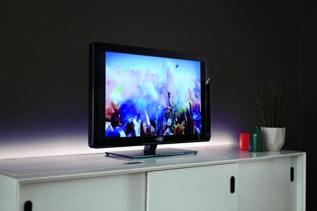 Philips 70102/31/P6 Lightstrip LED pásek 5m 1x17W 450lm RGB krokové stmívání + ovladač IP20, transparentní