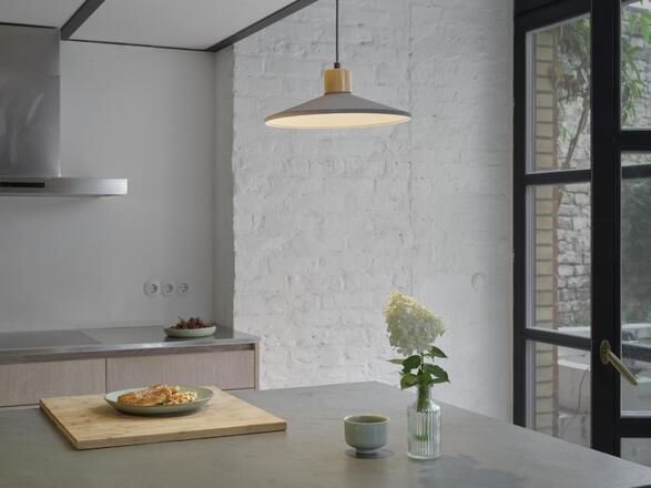 LEDVANCE závěsné svítidlo Concrete Wood 320 mm E27 tmavá šedá 4058075838321