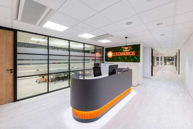 LEDVANCE závěsné svítidlo Terrazzo Ball 1xGU10 modré 4058075841727