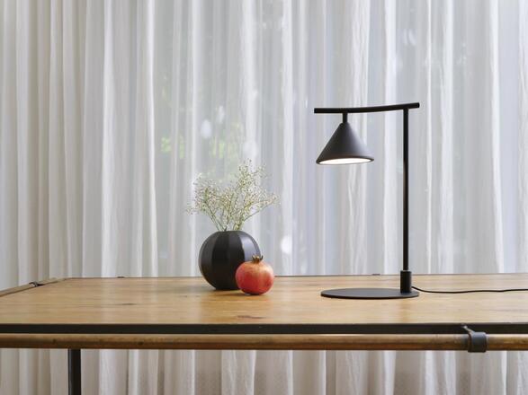 LEDVANCE LED stolní lampa Fuji 5W 930 černá 4058075841789