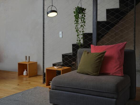 LEDVANCE závěsné svítidlo Decor Puck 12 W 3000 K černé