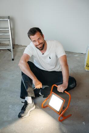 LEDVANCE LED pracovní reflektor R-Stand 30 W 4000 K akumulátorový