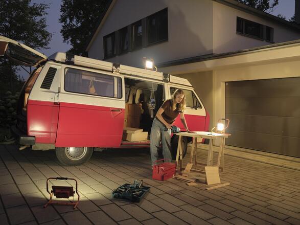 LEDVANCE LED pracovní reflektor R-Stand 30 W 4000 K akumulátorový