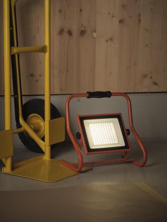LEDVANCE LED pracovní reflektor R-Stand 30 W 4000 K akumulátorový