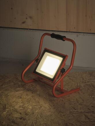 LEDVANCE LED pracovní reflektor R-Stand 30 W 4000 K akumulátorový