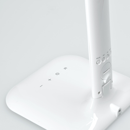Solight LED stmívatelná stolní lampička s displejem, 7W, volba teploty světla, bílý lesk WO43