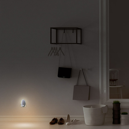 Solight noční LED světélko s pohybovým a světelným sensorem 0,7W, 3000K, 230V WL909