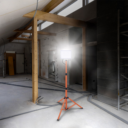 Solight LED reflektor s vysokým stojanem, 50W, 4500lm, 4000K, kabel se zástrčkou, IP65 WM-50W-FVQ