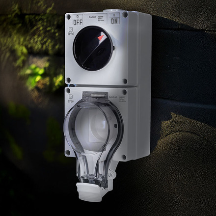 Solight zásuvka IP66 s vypínačem, vodotěsná a prachotěsná 5B351
