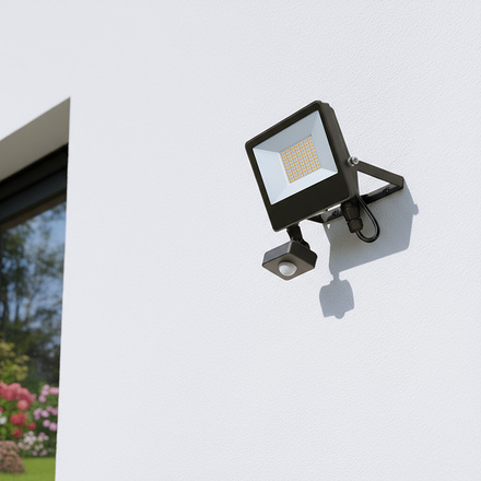 Solight LED reflektor se senzorem TOP, 30W, max. 3900lm, 3CCT, volitený výkon 100/66%, IP65, rychlospojka WM-30WS-T