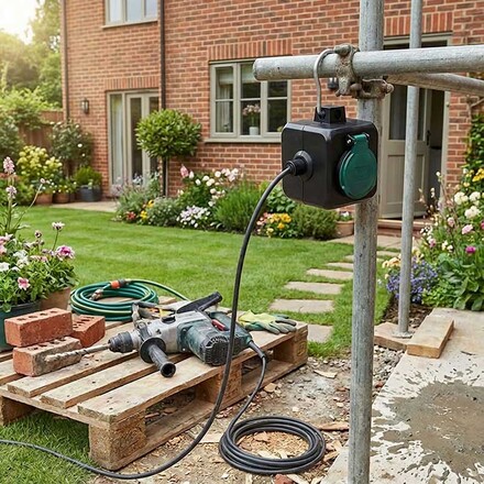 Solight prodlužovací přívod kostka 5m, 3 zásuvky IP44, 3 x 1.5mm2, kabel guma H05RR-F PP326